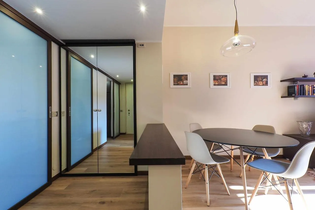 Mba24 Charming Suite Close To Metro Fieracitylife Milan 0*,  Italy